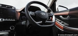 സാങ്കേതികവിദ്യ മെച്ചപ്പെട്ടിട്ടും ഇന്നും ലോ ബജറ്റ് കാറുകളിൽ ലഭ്യമല്ലാത്ത ചില അടിസ്ഥാന ഫീച്ചറുകൾ