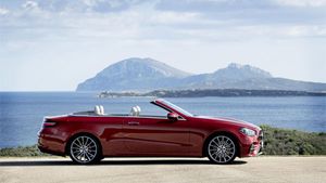 C,E & S-ക്ലാസ് കൂപ്പെ & കൺവെർട്ടിബിൾ മോഡലുകൾക്ക് CLE എന്ന ഒരൊറ്റ ബദലുമായി Mercedes