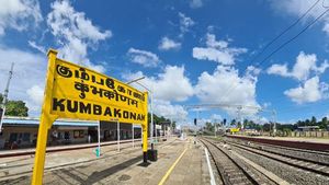 റെയിൽവേ സ്റ്റേഷനുകളുടെ പേരുകൾ എപ്പോഴും മഞ്ഞ ബോർഡുകളിൽ എഴുതുന്നത് എന്തുകൊണ്ട്?