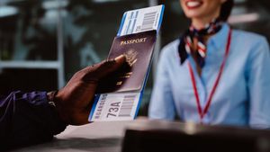 ഫ്ലൈറ്റ് ടിക്കറ്റ് നിരക്കിലെ ഏറ്റക്കുറച്ചിലുകൾ ആശയക്കുഴപ്പത്തിലാക്കുന്നുണ്ടോ? കൻഫ്യൂഷനകറ്റാൻ കുട്ടി ടിപ്സ്!