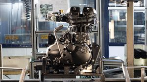 ചിൽ സാറാ ചിൽ! ചൂടന്മാരായ എഞ്ചിനുകളെ തണുപ്പിക്കാനുള്ള വ്യത്യസ്ത വിദ്യകൾ