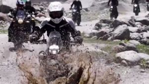 വലിയ എഞ്ചിനും കൂടുതല്‍ കരുത്തും; Himalayan 450-യുടെ ടീസറുമായി Royal Enfield