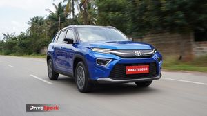 മിഡ്-സൈസ് എസ്‌യുവി സെഗ്മെന്റ് ഇളക്കി മറിക്കുമെന്നുറപ്പ്, Toyota Urban Cruiser Hyryder റിവ്യൂ വിശേഷങ്ങൾ