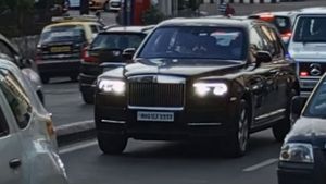 അംബാനിമാർക്ക് പ്രിയം Cullinan -നോട്!  ജിയോ ഗരാജിലുള്ളത് നാല് Rolls Royce എസ്‌യുവികൾ