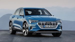 അമ്പമ്പോ പൊന്നുംവിലയുമായി Audi RS E-tron GT