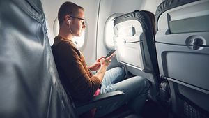 വിമാന യാത്രയില്‍ ജീന്‍സ് ധരിക്കുന്നത് നല്ലതാണോ? വിദഗ്ധര്‍ പറയുന്നത് ഇതാണ് 