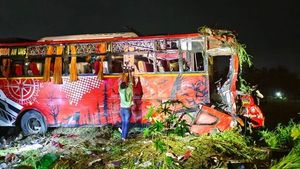 വേഗപ്പൂട്ടില്ല,  ഒപ്പം ലേസര്‍ ലൈറ്റുകളും ഡിജെയുമായി ടൂറിസ്റ്റ് ബസുകള്‍; വിനോദയാത്രകള്‍ക്ക്  'പൂട്ടിട്ട്' MVD