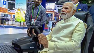 സ്വീഡനിൽ കാർ ഓടിച്ച് പ്രധാനമന്ത്രി, സാധ്യമാക്കിയത് 5G കണക്റ്റഡ് ടെക്നോളജിയിലൂടെ