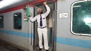 ട്രെയിനിലെ ഈ എസി കംപാര്‍ട്ട്‌മെന്റില്‍ ഇനി യാത്ര ചെയ്യാന്‍ പറ്റില്ല; ടിക്കറ്റ് ബുക്കിംഗ് ശ്രദ്ധിച്ച് മതി