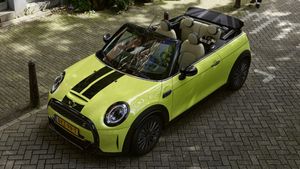 ഒറ്റയടിക്ക് 5.32 ലക്ഷം രൂപ കൂട്ടി, മിനിയുടെ ഈ കാർ വാങ്ങണമെങ്കിൽ ഇനി മുടക്കേണ്ടത് 51.82 ലക്ഷം രൂപ