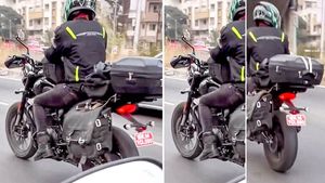 ടൂറിംഗ് കഴിവുകളും കിടിലൻ പാരമ്പര്യവും, Bajaj-Triumph കൂട്ടുകെട്ടിൽ പിറവിയെടുക്കുന്നത് ഉഗ്രമൂർത്തി