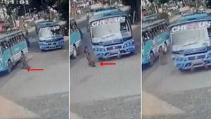 പ്രൈവറ്റ് ബസ് ഡ്രൈവർമാർ 'കാലൻ്റെ' റോൾ കളിക്കുകയാണോ