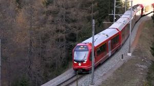 2 കി.മീ നീളം, 100 കോച്ചുകൾ; ഏറ്റവും നീളം കൂടിയ പാസഞ്ചർ ട്രെയിൻ ഓടിച്ച് സ്വിറ്റ്സർലൻഡ്