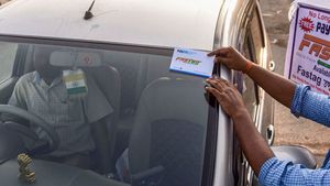 സൂക്ഷിച്ചോ; പണി ഫാസ്ടാഗിൻ്റെ രൂപത്തിലും കിട്ടാം