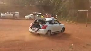 ഗ്രൗണ്ടില്‍ കാര്‍ സ്റ്റണ്ടിംഗ് നടത്തി ലോകകപ്പ് ആരവം; ആര്‍സിയും ലൈസന്‍സും 'തെറിപ്പിച്ച്' എംവിഡി 