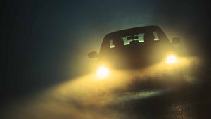 എതിരെ വരുന്നവര്‍ ഹൈ ബീം ഇട്ടിട്ടുണ്ടോ? ഇക്കാര്യങ്ങള്‍ ഒന്ന് പരീക്ഷിക്കാം, പ്രശ്‌നം ഉണ്ടായേക്കില്ല