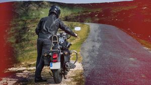 പെട്രോള്‍ തീര്‍ന്ന് നടുറോഡില്‍ പെട്ടല്ലേ!; പെട്രോള്‍ തീര്‍ന്നാല്‍ ബൈക്ക് യാത്രികര്‍ക്ക് ഇത് പരീക്ഷിക്കാം