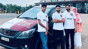 കണ്ണൂരിൽ നിന്നും ഖത്തറിലേക്ക്, അതും ഇന്നോവയിൽ, പൂവണിഞ്ഞ് അതിരുകളില്ലാത്ത ഫുട്ബോൾ പ്രണയം 