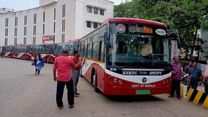 കാക്കിയിലേക്ക് മടങ്ങി വരാനൊരുങ്ങി കെഎസ്ആർടിസി; മാറ്റം ജനുവരി മുതൽ