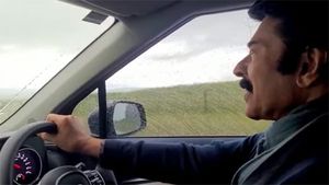 സ്റ്റിയറിംഗ് വിട്ടുകൊടുക്കാതെ മമ്മൂട്ടി; 2300 കി.മീ ലോംഗ് ട്രിപ്പില്‍ മൊത്തം കാറോടിച്ച് മെഗാസ്റ്റാർ