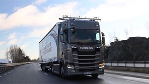 നിരത്തിലിറങ്ങാനൊരുങ്ങി ഡ്രൈവറില്ലാ ട്രക്കുകളും; ഡ്രൈവര്‍മാരുടെ പണി പോകുമോ?