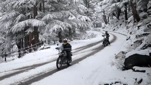 തണുത്ത് വിറച്ച് ഇരിക്കുന്ന മോട്ടോർസൈക്കിൾ എങ്ങനെ സ്റ്റാർട്ടാക്കാം