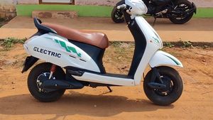 ഇനി പെട്രോൾ അടിച്ച് ക്യാഷ് കളയണ്ട...1 ലക്ഷം രൂപയുണ്ടെങ്കില്‍ ആക്ടിവ ഇലക്ട്രിക് ആക്കാം