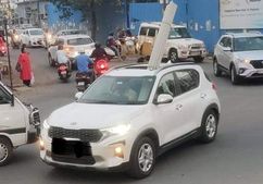 'സണ്‍റൂഫിനെ കൊണ്ട് ഇങ്ങനെയും ഉപകാരമുണ്ടോ?'; അനുകരിക്കല്ലേ 'പണി' കിട്ടിയേക്കും 