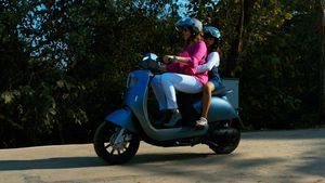 ഓടിക്കാൻ ബാലൻസ് വേണ്ട, ചാഞ്ഞാലും ചെരിഞ്ഞാലും വീഴാത്ത സെൽഫ് ബാലൻസിങ് സ്‌കൂട്ടറുമായി Liger