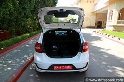 'ജാങ്കോ ഞാന്‍ പെട്ടു'; കാറിന്റെ ബൂട്ടില്‍ കുടുങ്ങിയാല്‍ എങ്ങനെ സുരക്ഷിതമായി രക്ഷപ്പെടാം