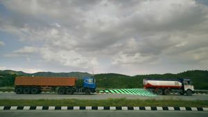 ടാറ്റ പണ്ടേ മുത്തല്ലേ... ഹെവി ട്രക്കുകളിലും ADAS വൻ ഹിറ്റ്! വിഡീയോ കാണാം