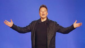 ടെസ്‌ലയുടെ അണിയറയിൽ ഒരുങ്ങുന്നത് നല്ല കിടിലൻ പണി;ആകാംക്ഷയോടെ വാഹനലോകം