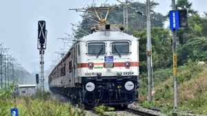 വാടകയ്ക്കൊരു ട്രെയിൻ കിട്ടുമെന്ന് അറിഞ്ഞു; 60 ലക്ഷം മുടക്കി മുസ്ലീം ലീഗ്