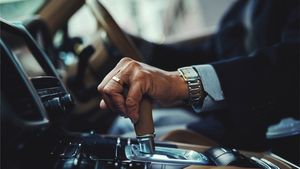 Automatic Car ഇങ്ങനെ ഓടിക്കരുതേ, എല്ലാത്തിനും അതിന്റേതായ രീതികളുണ്ട്