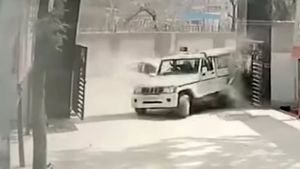 ബോലേറോയെ ഇടിച്ചു കൂട്ടി ഹോണ്ട സിറ്റി; വൈറൽ വീഡിയോ കാണാം