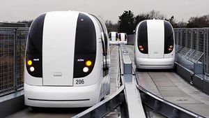 ട്രെയിനുമല്ല കാറുമല്ല; രാജ്യത്ത് ആദ്യമായി പോഡ് ടാക്സികൾക്ക് അനുമതി