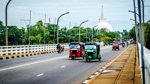 ദാരിദ്ര്യം കൊണ്ടാ.. വാഹന ഇറക്കുമതി നിർത്തിവച്ച് ശ്രീലങ്ക