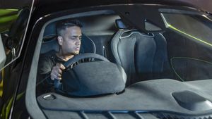 അംബാനിക്ക് പോലും കിട്ടിയില്ല; 5 കോടി രൂപയുടെ ഈ സൂപ്പര്‍ കാര്‍ സ്വന്തമാക്കിയത് ഇയാളോ...