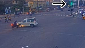 ഒരൽപ്പം ക്ഷമ കാണിച്ചൂടേ; സിഗ്നൽ തെറ്റിച്ച മഹീന്ദ്ര സ്കോർപ്പിയോയുടെ അവസ്ഥ