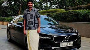 അഖിൽ മാരാറിന്റെ യാത്ര ഇനി വോൾവോ സേഫ്റ്റിയിൽ, ബിഗ് ബോസ് താരം വാങ്ങിയ പുതിയ ആഡംബര കാർ കണ്ടോ