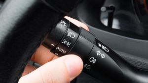 ഹെഡ്‌ലൈറ്റ് അഡ്ജസ്റ്റ് സ്വിച്ചിൻ്റെ ഗുണമിതാണ്; അറിയാതെ പോകരുത് ഈ ടിപ്സ്