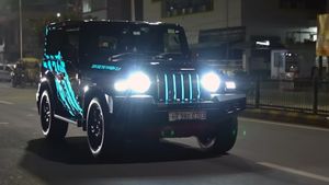 ഇതാരാ കത്തുന്ന മിന്നാമിനുങ്ങോ; ഇരുട്ടിൽ തിളങ്ങുന്ന പെയിൻ്റുമായി മഹീന്ദ്രയുടെ ഓഫ്റോഡർ