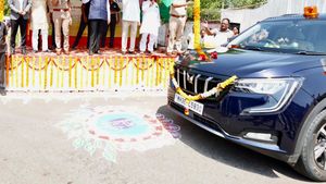 ഇവിടെ ഇപ്പോഴും ബൊലേറോ ഒക്കെ തന്നെ; മഹാരാഷ്ട്ര പൊലീസില്‍ 'ചേര്‍ന്ന' എസ്‌യുവി ഏതെന്ന് കണ്ടോ? 