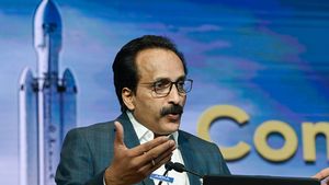 ഐഎസ്ആർഓയുടെ ടെക്നോളജി തരാൻ അപേക്ഷിച്ച് നാസ; ഇന്ത്യ എന്ന സുമ്മാവാടാ