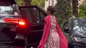 പ്രതിഫലം കോടികളെങ്കിലും സഞ്ചാരം സാധാരണ കാറില്‍; സിമ്പിള്‍ ഡ്രസില്‍ വന്നിറങ്ങിയ താര സുന്ദരിയെ മനസ്സിലായോ?