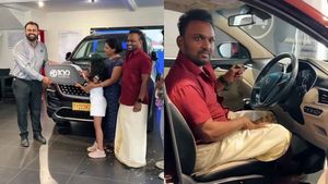 ഇന്റർനെറ്റ് എസ്‌യുവിയിലാണ് ഇനി യാത്ര, 17 ലക്ഷത്തിന്റെ പ്രീമിയം കാറുമായി മലയാളികളുടെ പ്രിയതാരം