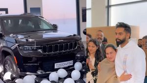 റിട്ടയർമെന്റിന് അമ്മയ്ക്ക് 90 ലക്ഷത്തിന്റെ എസ്‌യുവി സമ്മാനം, ഞെട്ടിച്ച ഈ മകനെ അറിയാമോ? വീഡിയോ വൈറൽ