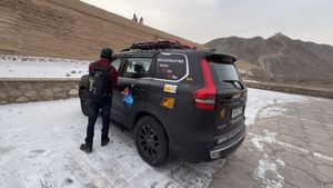 സ്കോർപിയോയിൽ ഓസ്ട്രേലിയ വരെ പോയാലോ, ഇജ്ജാതി റോഡ് ട്രിപ്പ് വീഡിയോ കാണാം