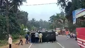 ആവേശം അധികമായാൽ ഇങ്ങനെയിരിക്കും; റോഡിൽ തകിടം മറിഞ്ഞ് സ്കോർപിയോ