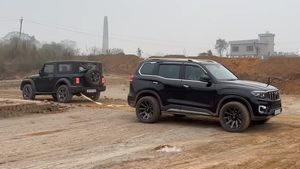 വെറൈറ്റി ബലപരീക്ഷണവുമായി ഥാറും സ്കോർപിയോയും, കിടിലൻ വീഡിയോ കാണാം